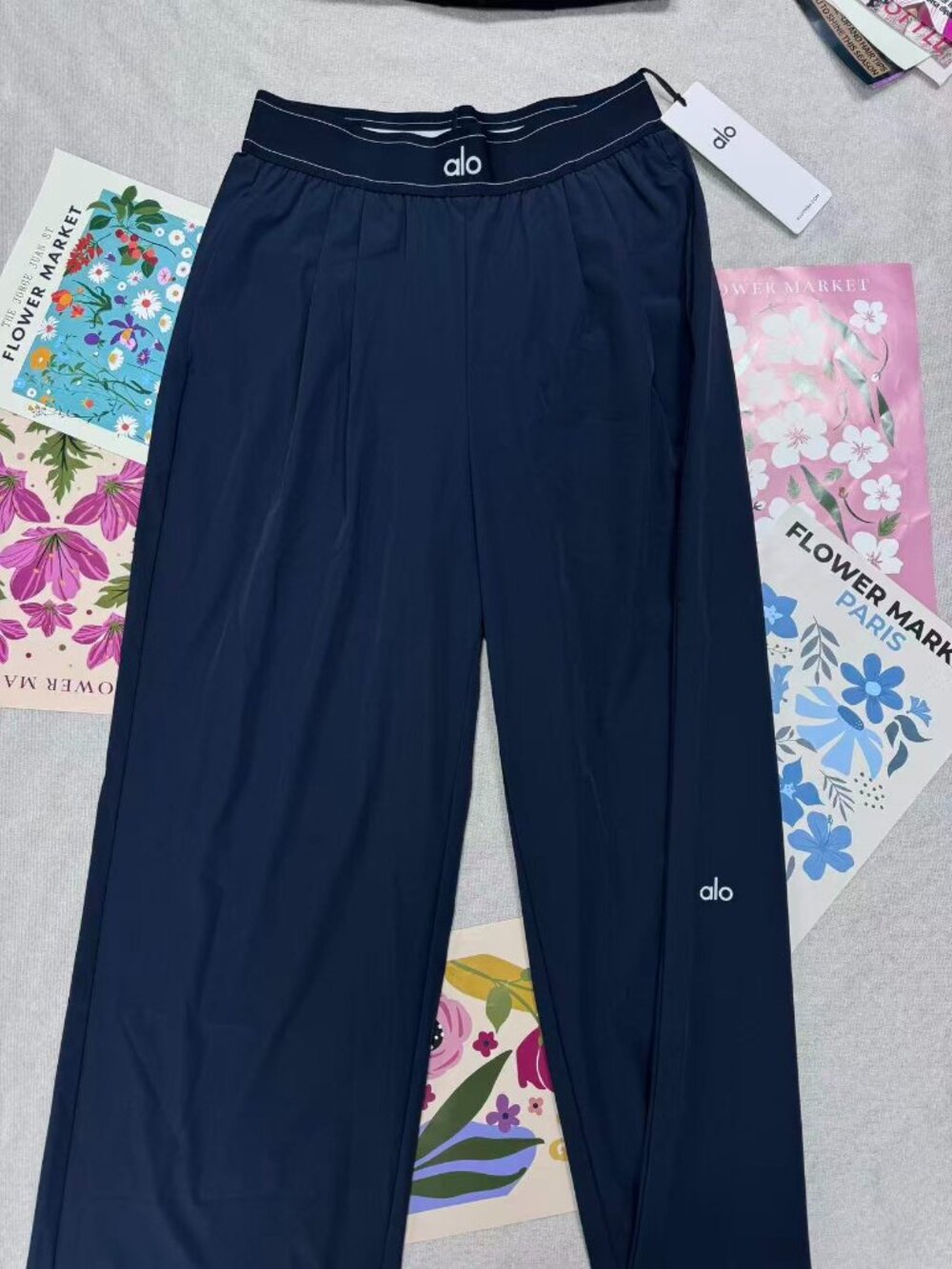 ⛵ NWT Alo Yoga Suit Up Trouser Navy ✨ Classic Wide Leg Pants 30" | Preppy Casual - Picture 2 of 9